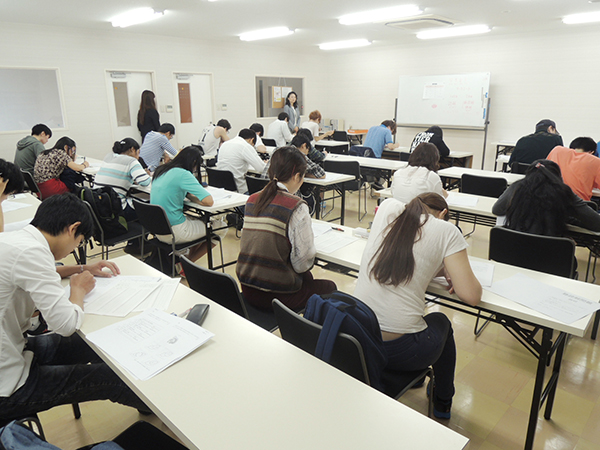 J国際学院の授業風景2